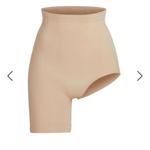 Skims shapewear one leg tan color NWOT